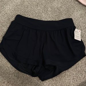lululemon calm tides 2.5” shorts.